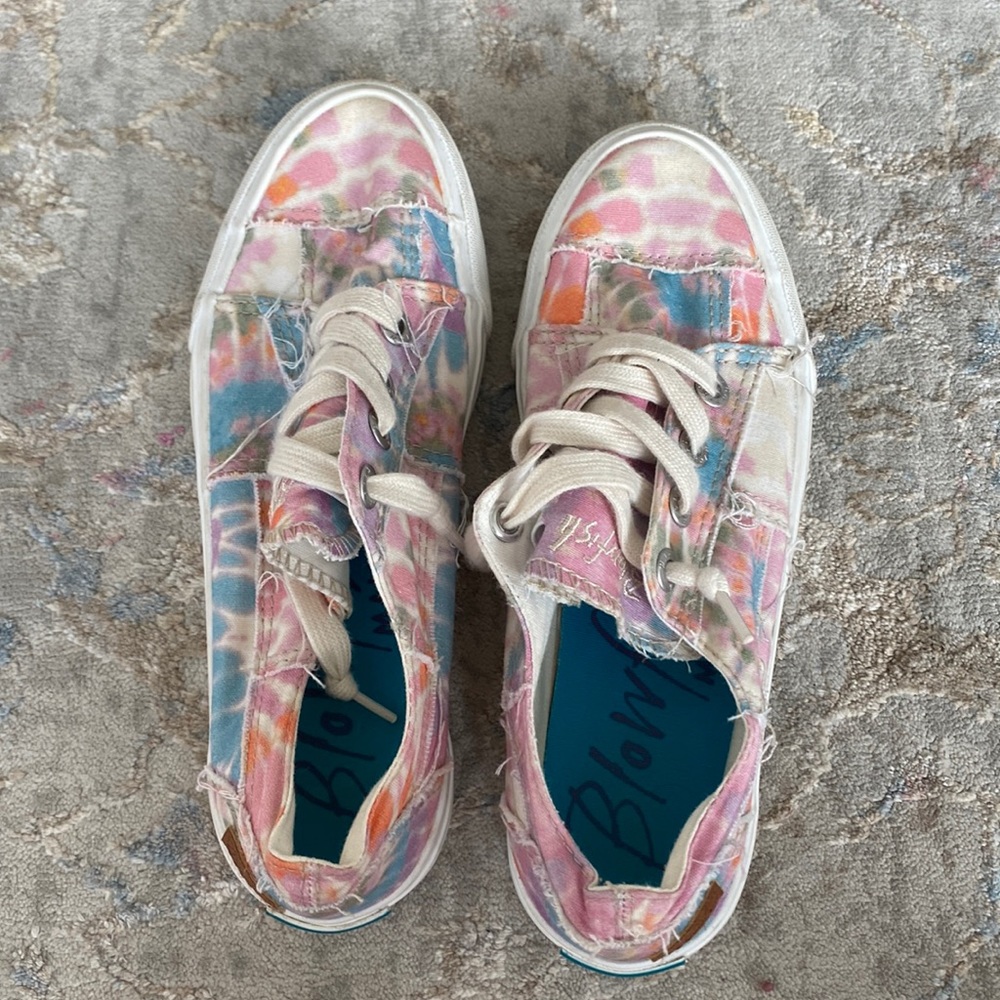 Size 7 blowfish shoes